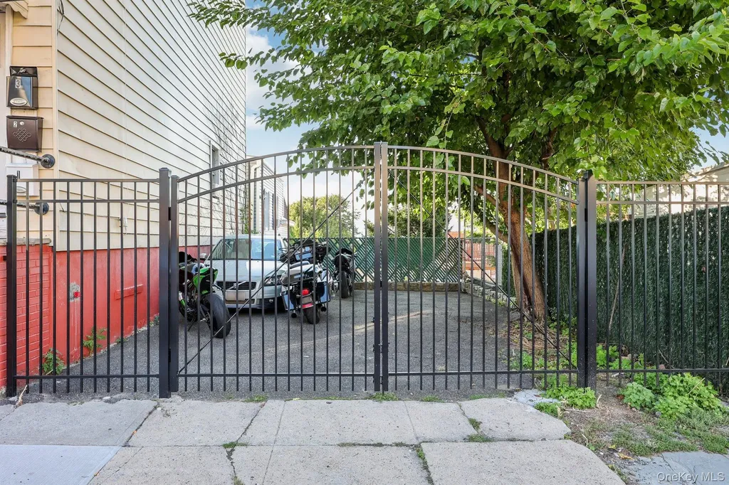 143 Oliver Avenue Yonkers NY 10701