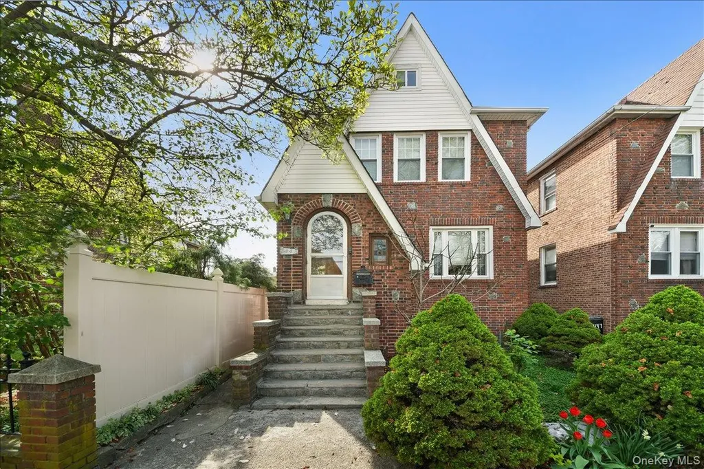 2445 Yates Avenue Bronx NY 10469