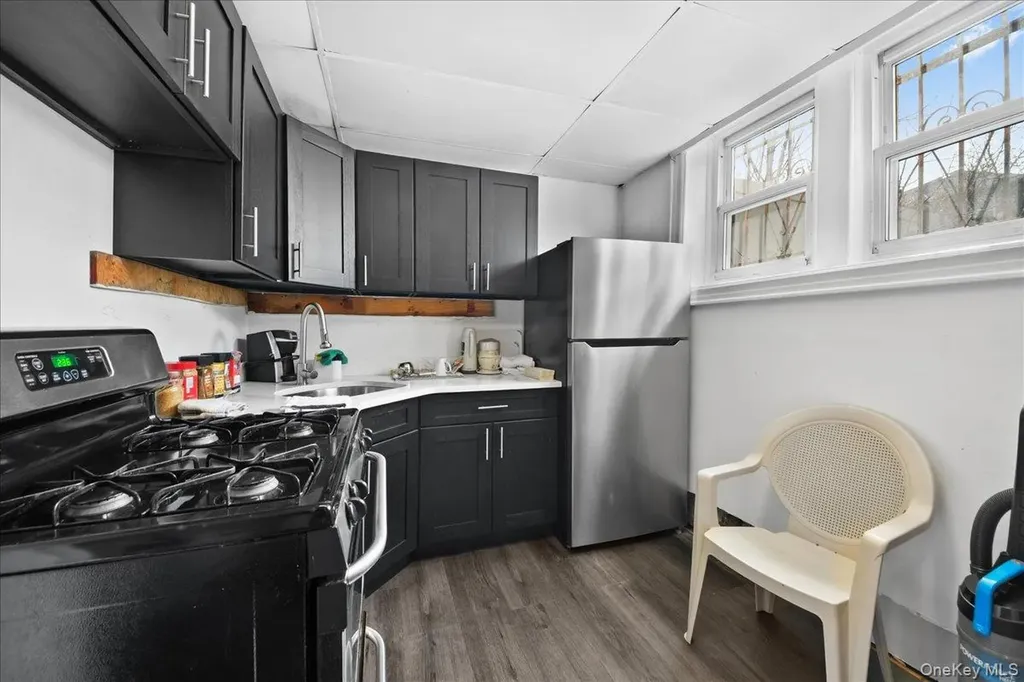 2445 Yates Avenue Bronx NY 10469