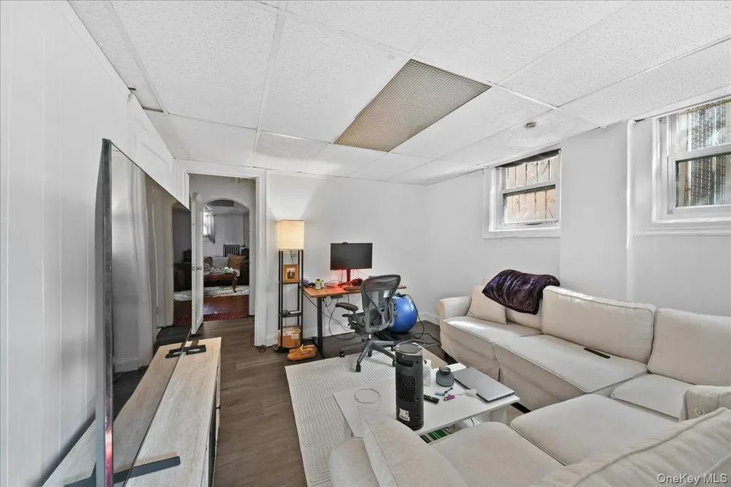 2445 Yates Avenue Bronx NY 10469