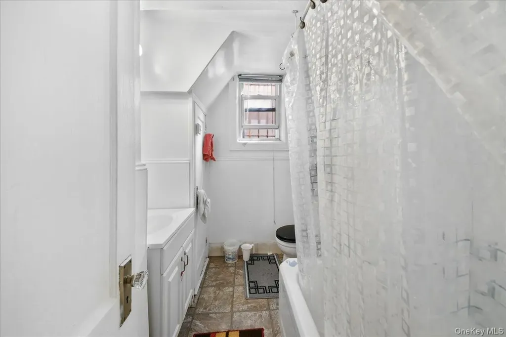 2445 Yates Avenue Bronx NY 10469