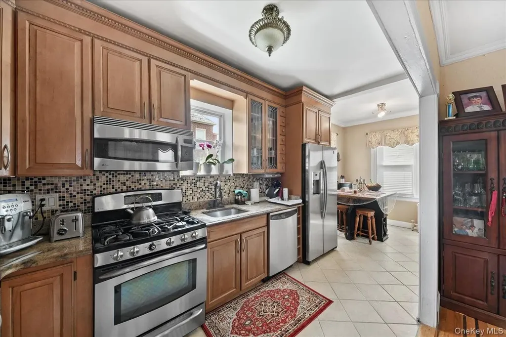 2445 Yates Avenue Bronx NY 10469