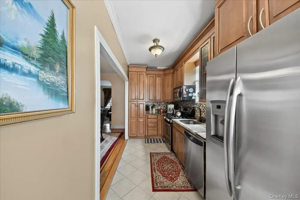 2445 Yates Avenue Bronx NY 10469