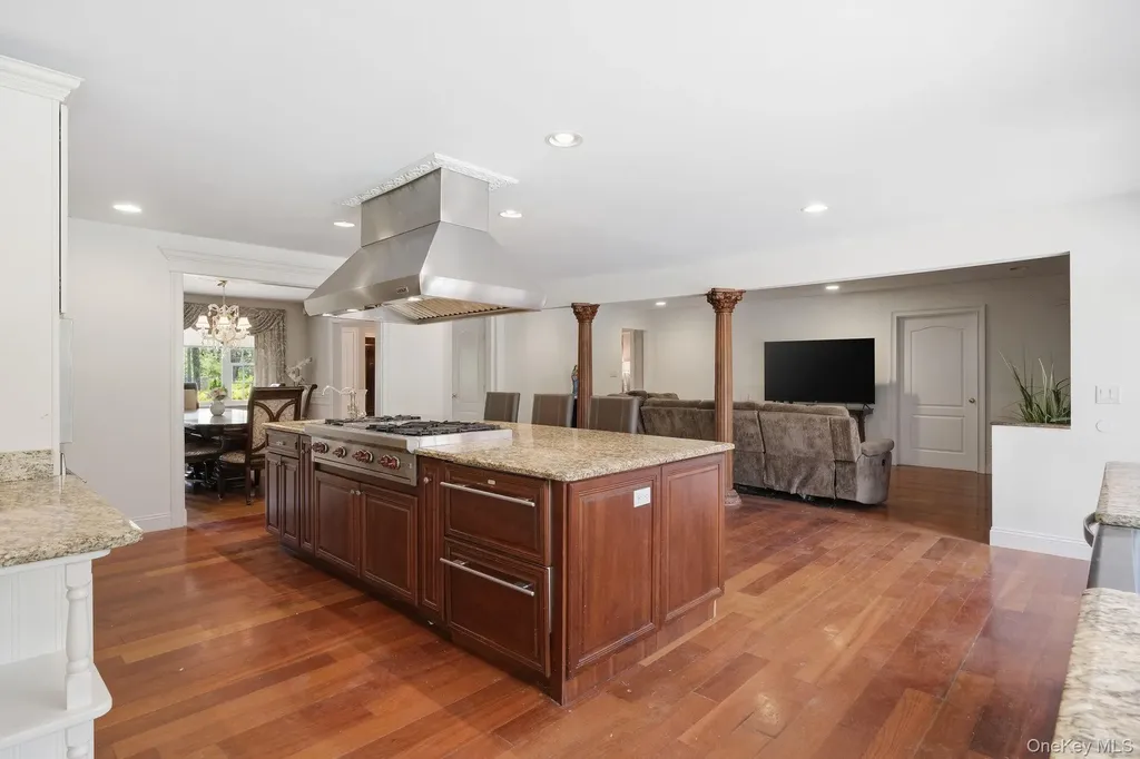 9 Arista Court Dix Hills NY 11746