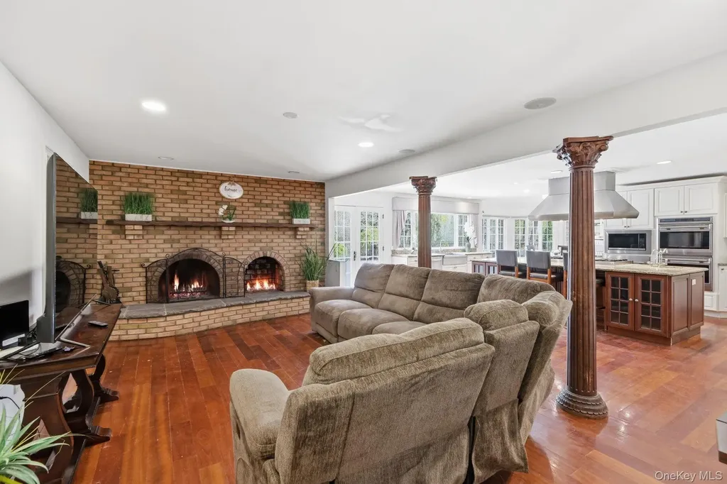 9 Arista Court Dix Hills NY 11746