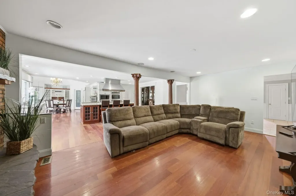 9 Arista Court Dix Hills NY 11746