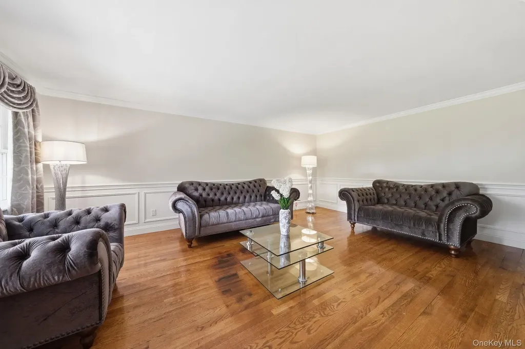 9 Arista Court Dix Hills NY 11746