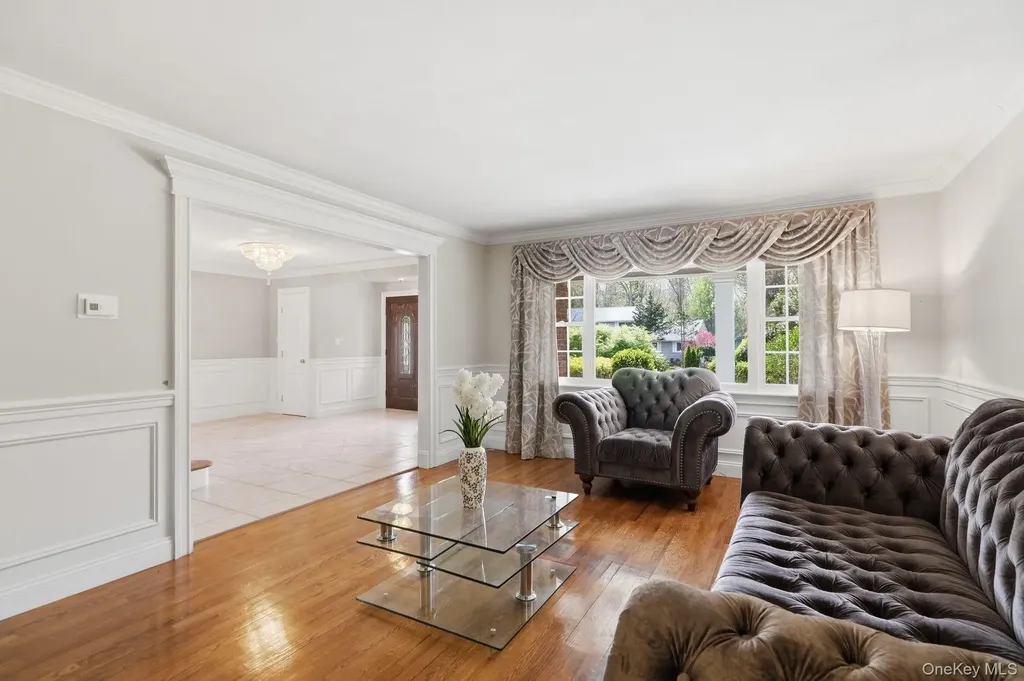 9 Arista Court Dix Hills NY 11746