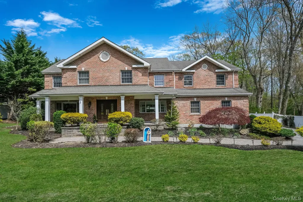 9 Arista Court Dix Hills NY 11746