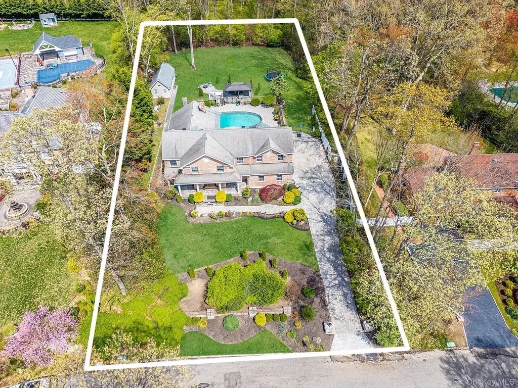 9 Arista Court Dix Hills NY 11746