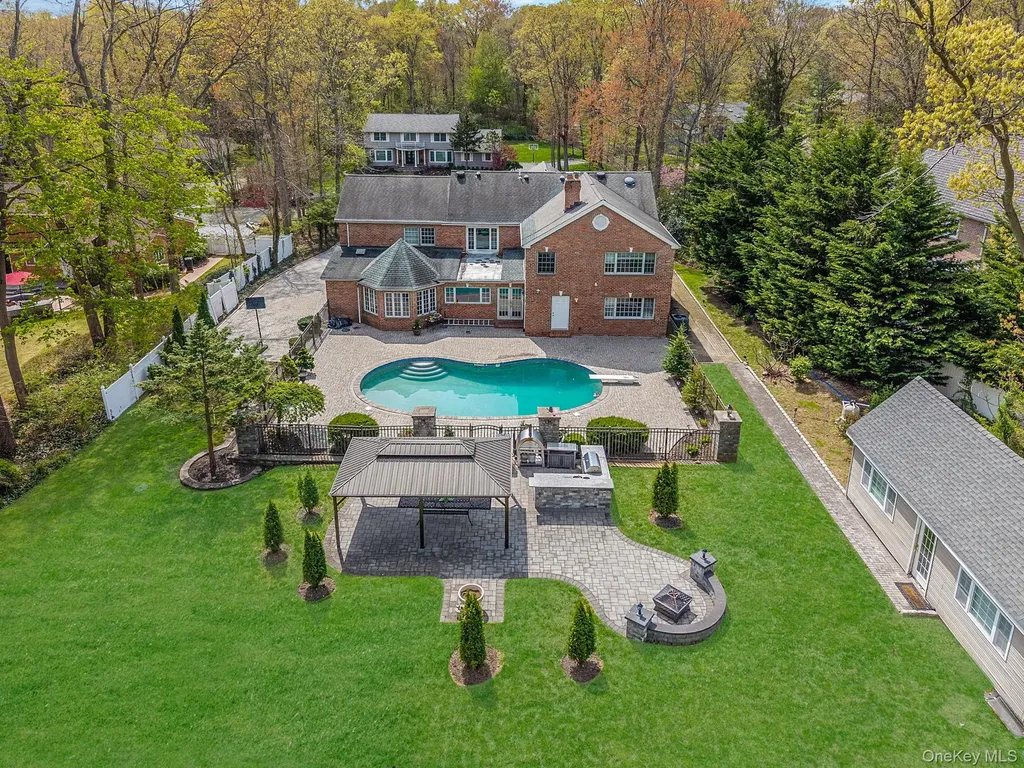 9 Arista Court Dix Hills NY 11746