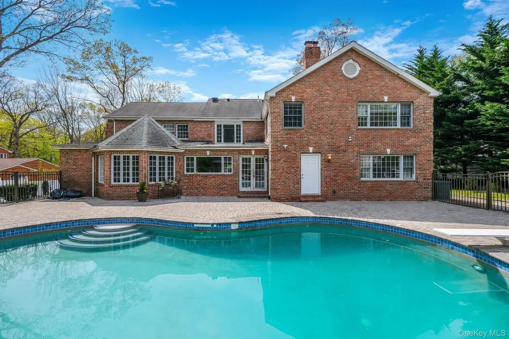 9 Arista Court Dix Hills NY 11746