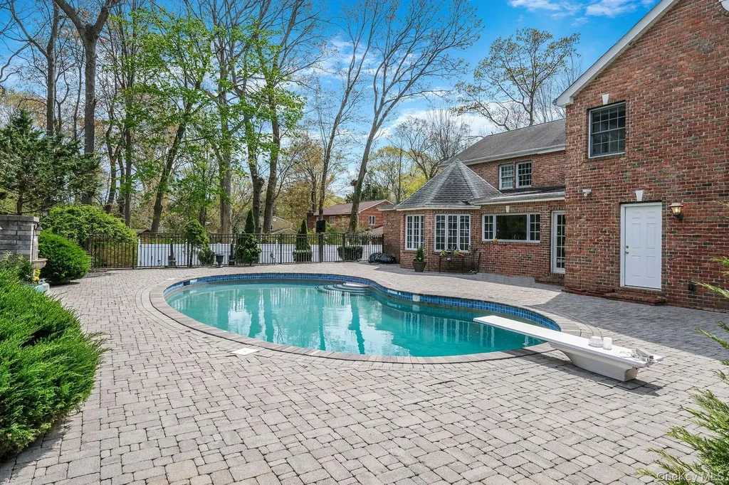 9 Arista Court Dix Hills NY 11746