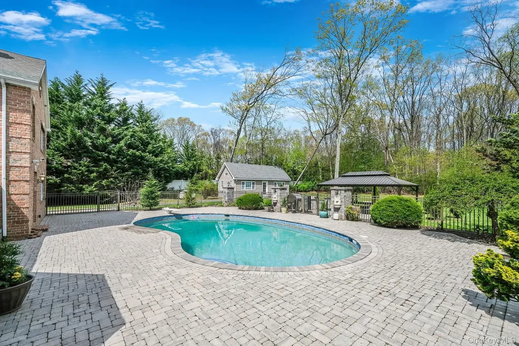 9 Arista Court Dix Hills NY 11746