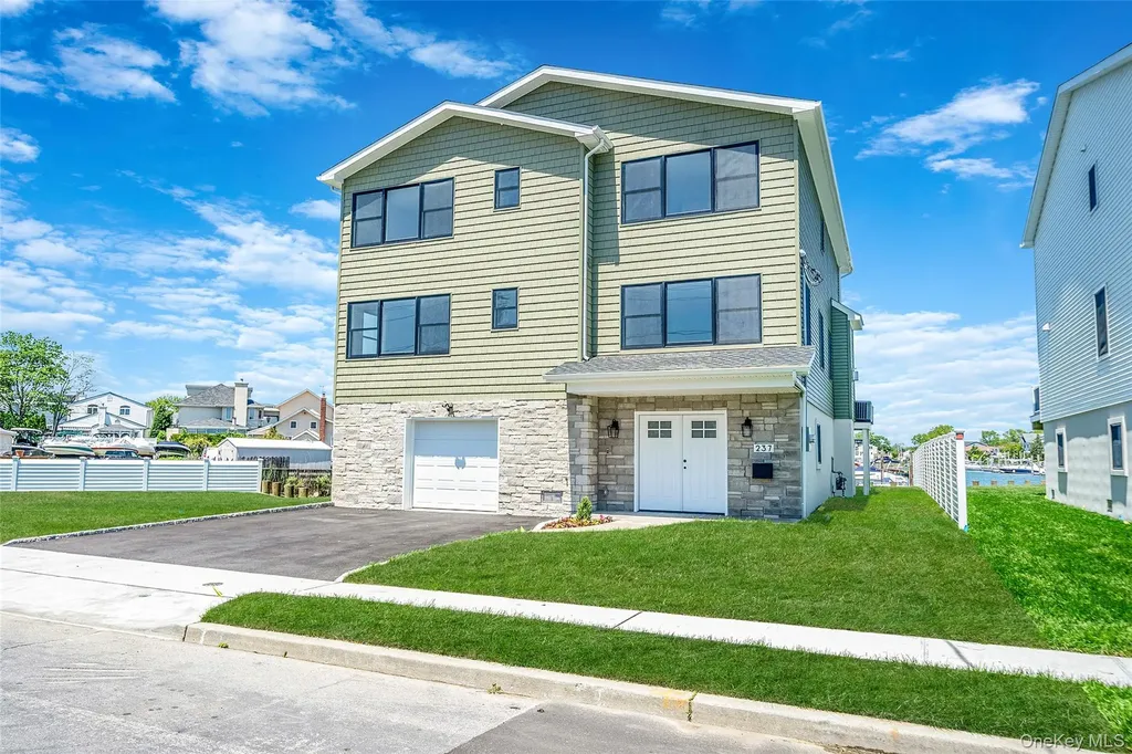 237 Mott Street Oceanside NY 11572