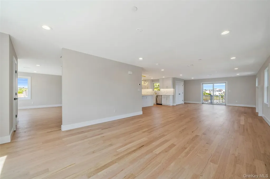 237 Mott Street Oceanside NY 11572