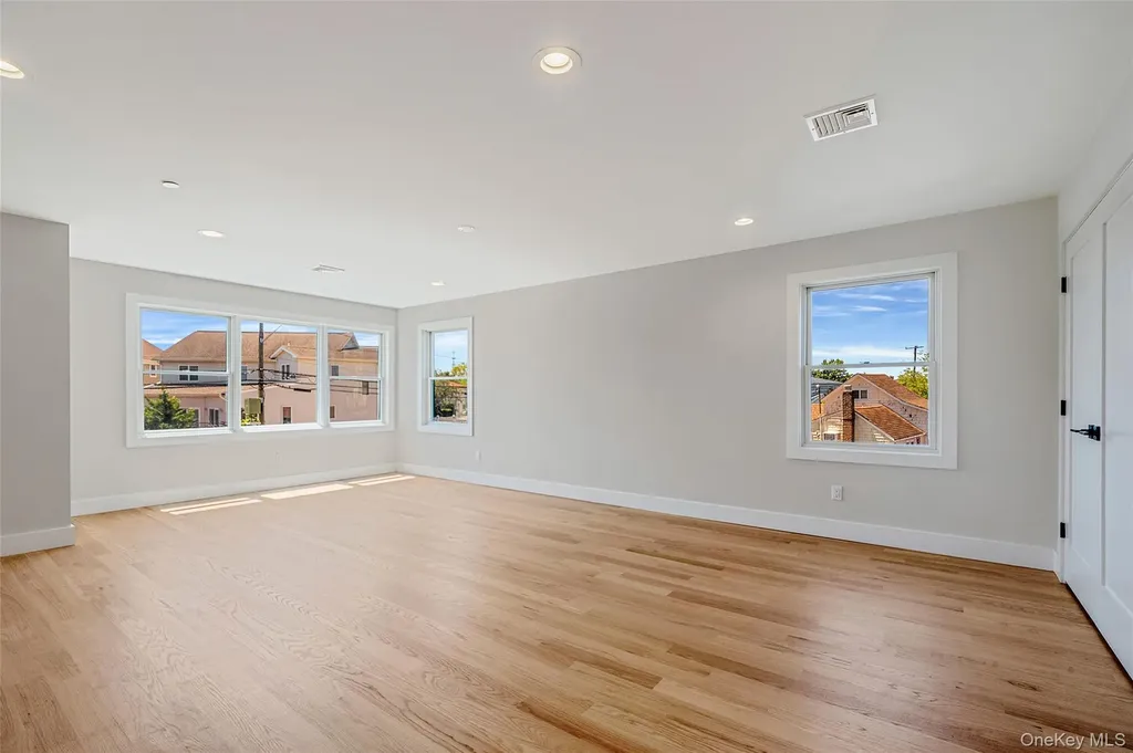 237 Mott Street Oceanside NY 11572