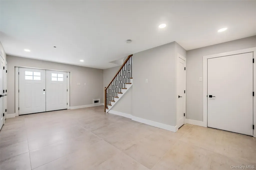 237 Mott Street Oceanside NY 11572