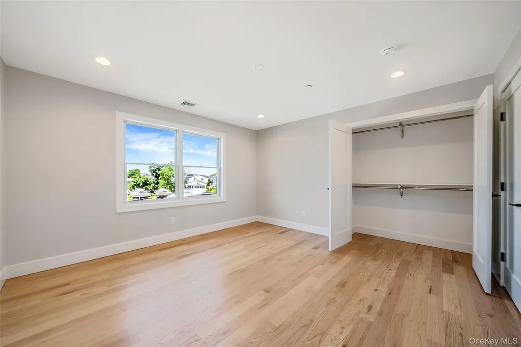237 Mott Street Oceanside NY 11572