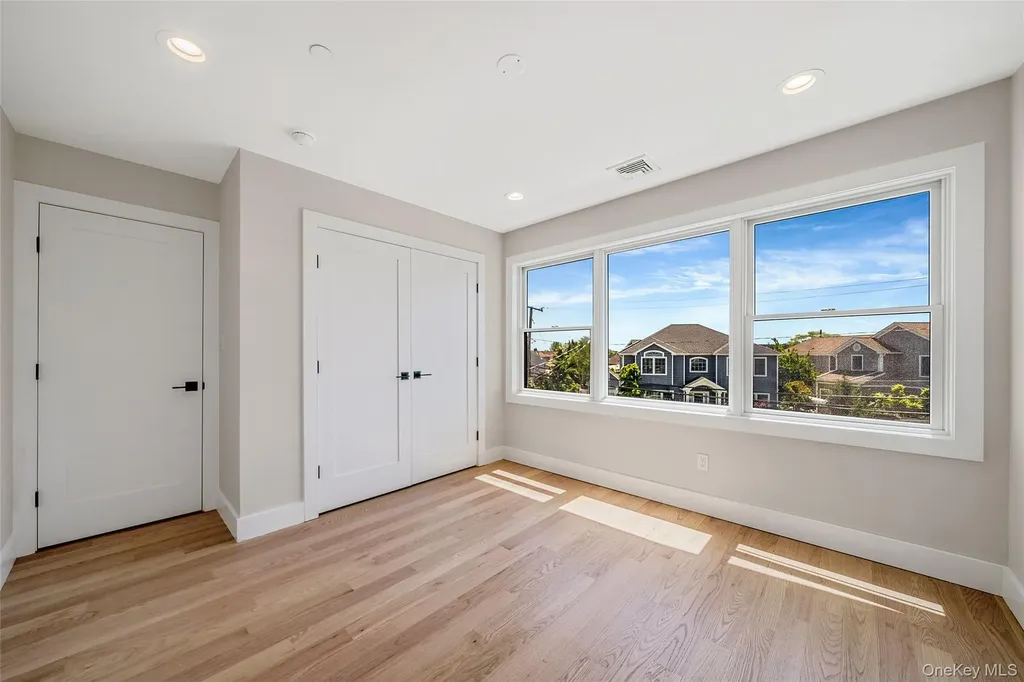 237 Mott Street Oceanside NY 11572
