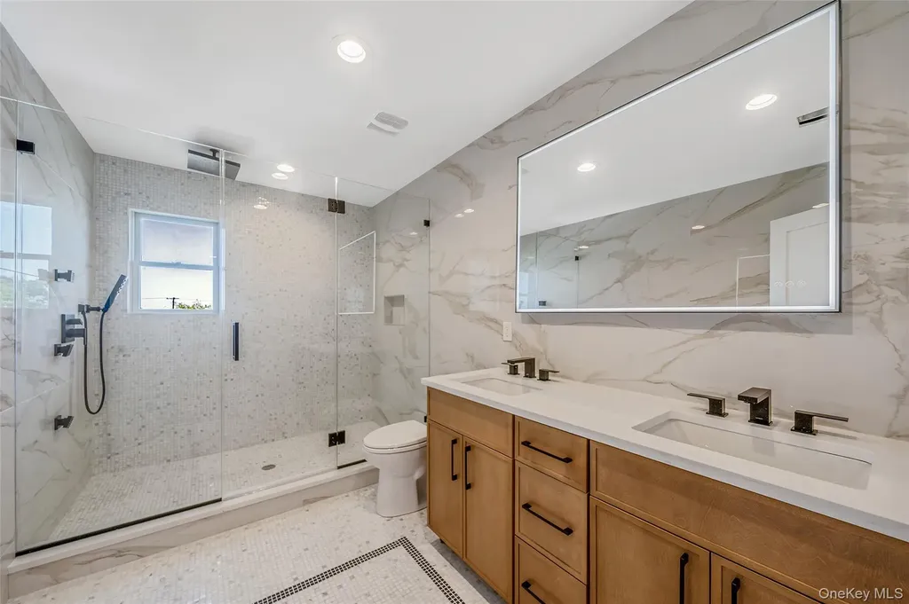 237 Mott Street Oceanside NY 11572