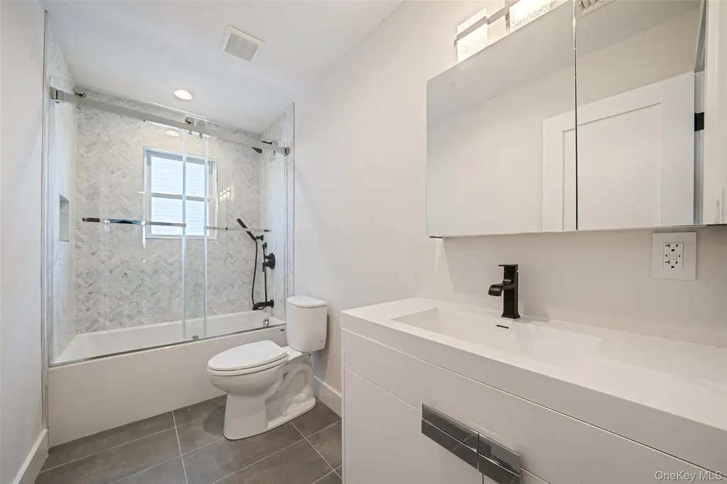 237 Mott Street Oceanside NY 11572