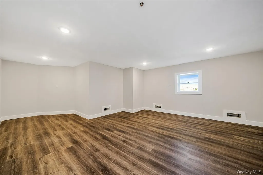 237 Mott Street Oceanside NY 11572
