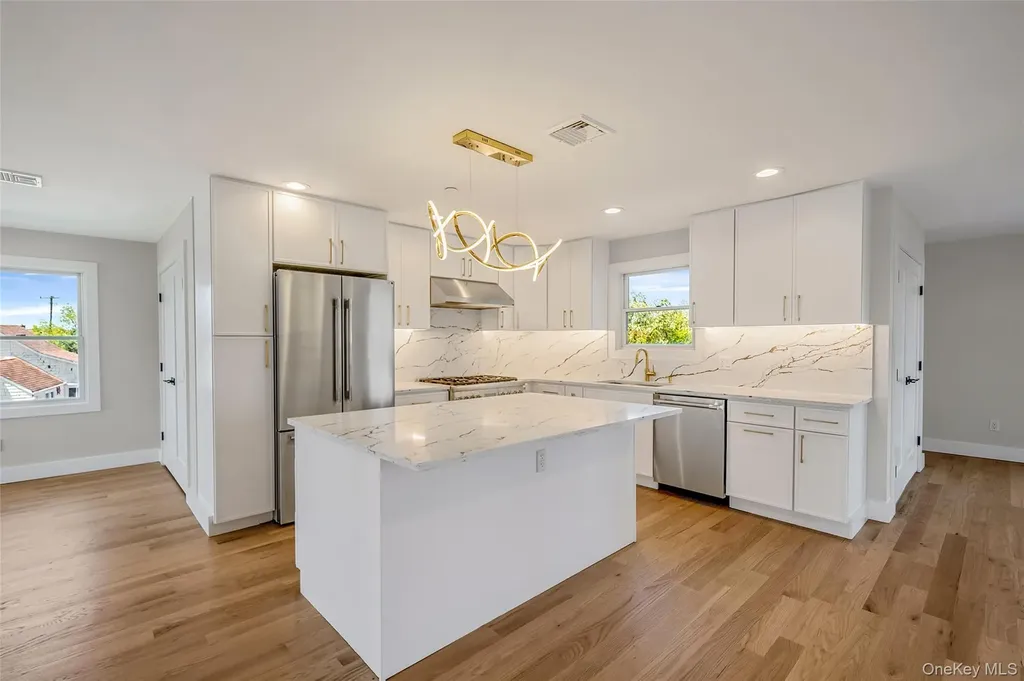 237 Mott Street Oceanside NY 11572