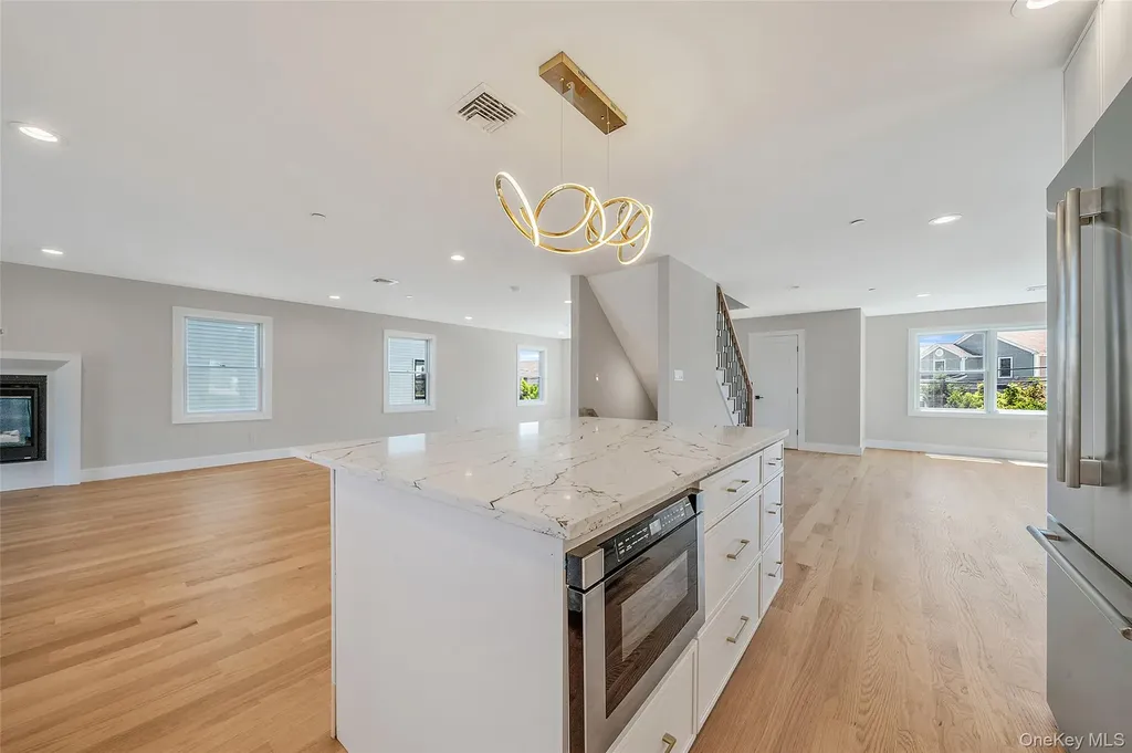 237 Mott Street Oceanside NY 11572