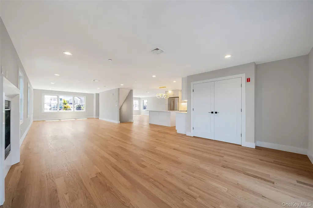 237 Mott Street Oceanside NY 11572