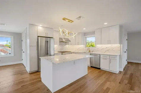 237 Mott Street Oceanside NY 11572