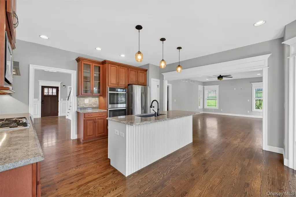 11 Country Glen Fishkill NY 12524