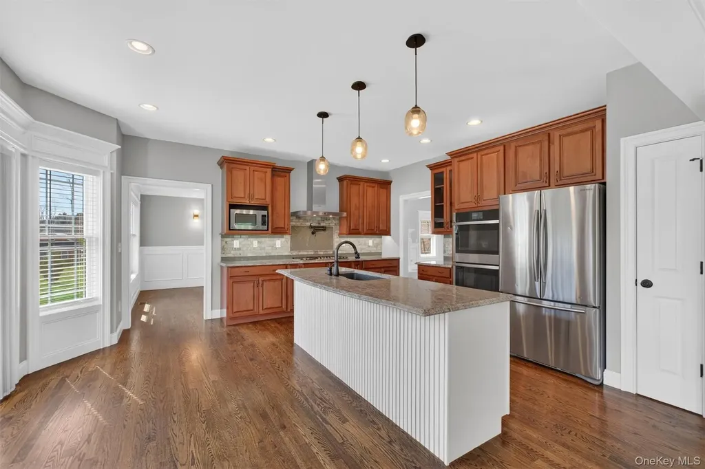 11 Country Glen Fishkill NY 12524