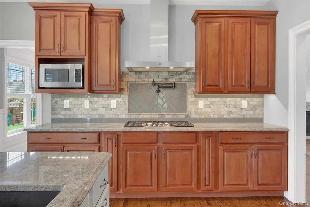 11 Country Glen Fishkill NY 12524
