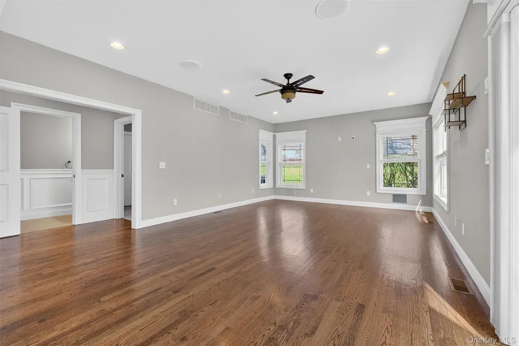 11 Country Glen Fishkill NY 12524