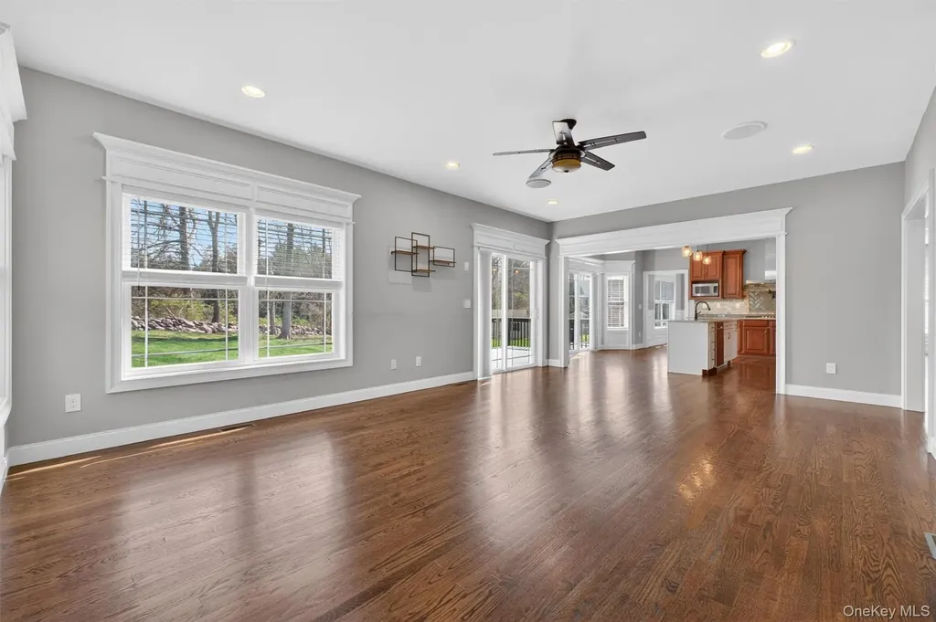 11 Country Glen Fishkill NY 12524