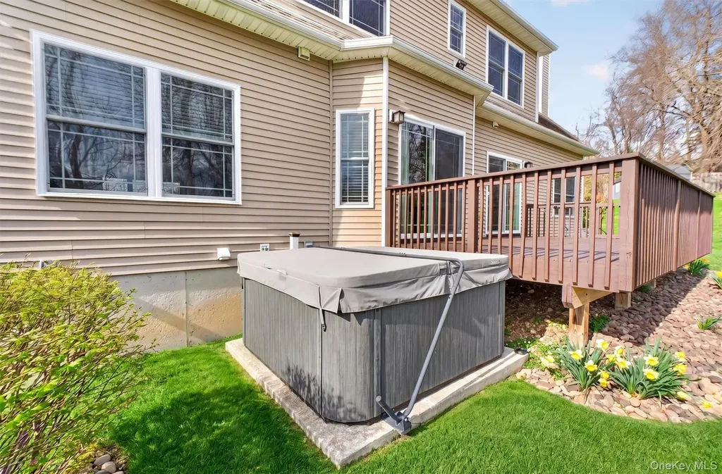 11 Country Glen Fishkill NY 12524