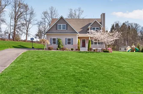 11 Country Glen Fishkill NY 12524