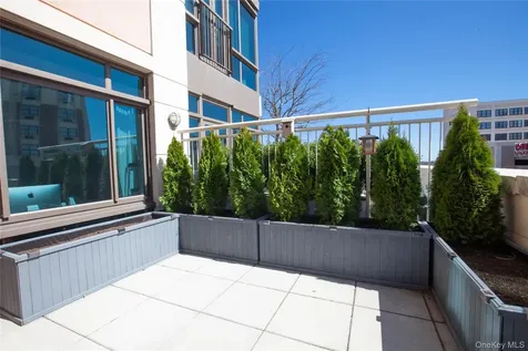175 Huguenot Street New Rochelle NY 10801