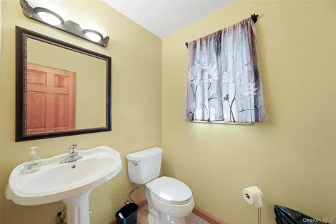 21 Huyler Drive Hyde Park NY 12538
