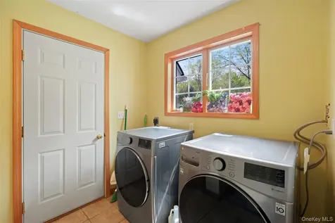 21 Huyler Drive Hyde Park NY 12538