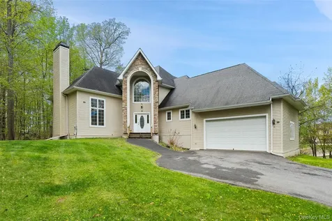 21 Huyler Drive Hyde Park NY 12538