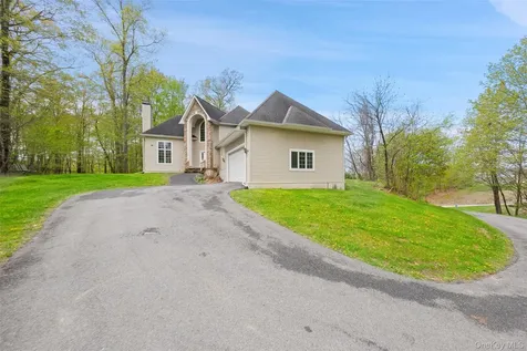 21 Huyler Drive Hyde Park NY 12538
