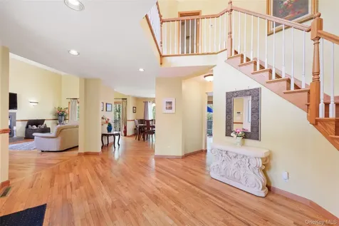 21 Huyler Drive Hyde Park NY 12538