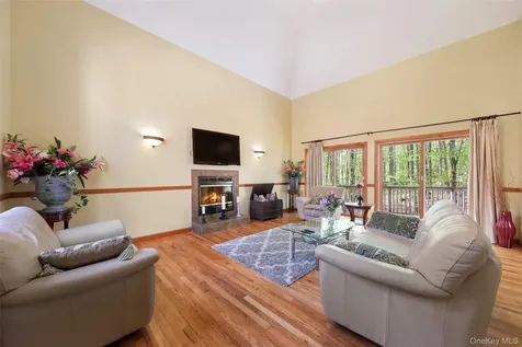 21 Huyler Drive Hyde Park NY 12538