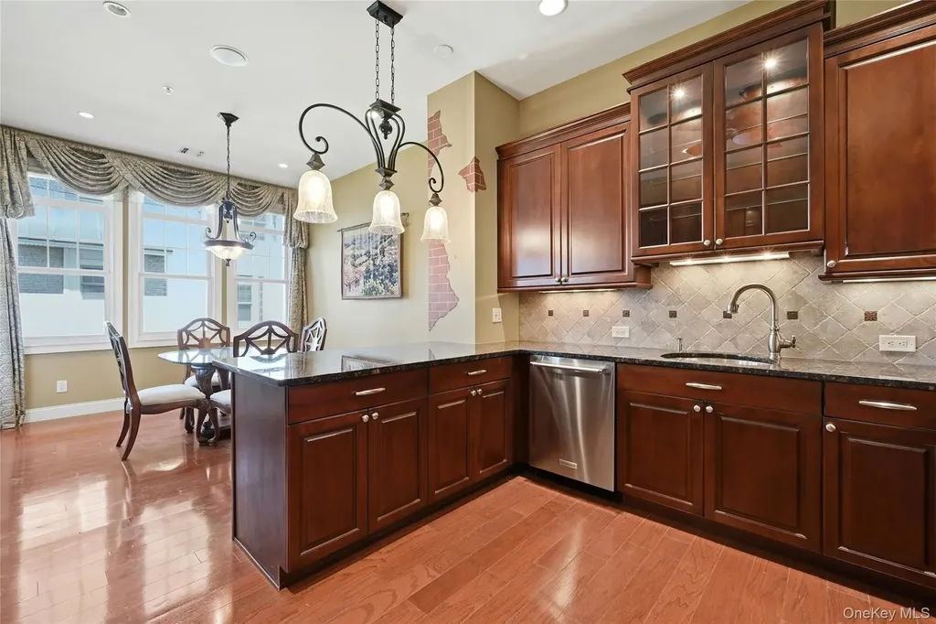 477 Pacing Way Westbury NY 11590