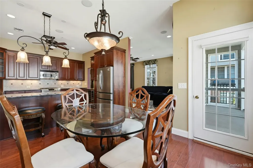 477 Pacing Way Westbury NY 11590