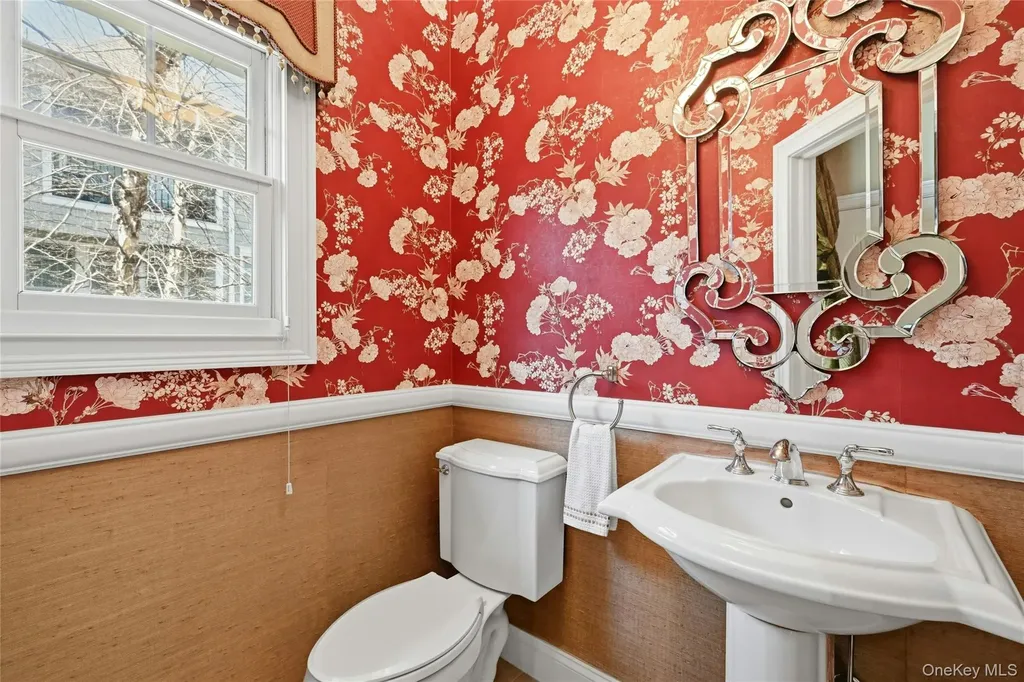 477 Pacing Way Westbury NY 11590