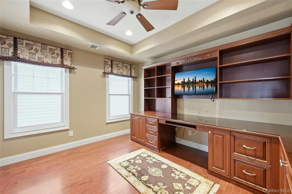477 Pacing Way Westbury NY 11590