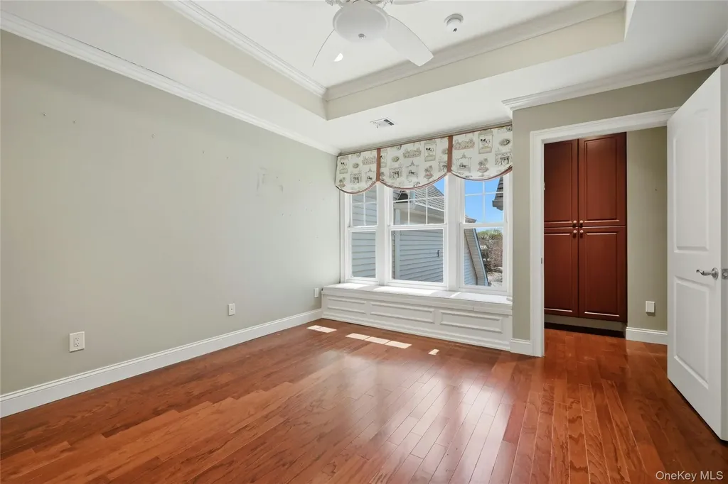 477 Pacing Way Westbury NY 11590